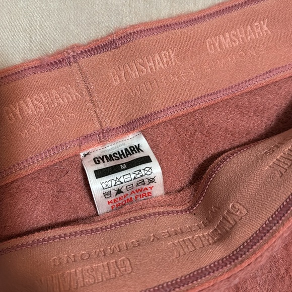 Whitney Simmons x Gymshark cozy set + pink bottoms - Picture 3 of 6